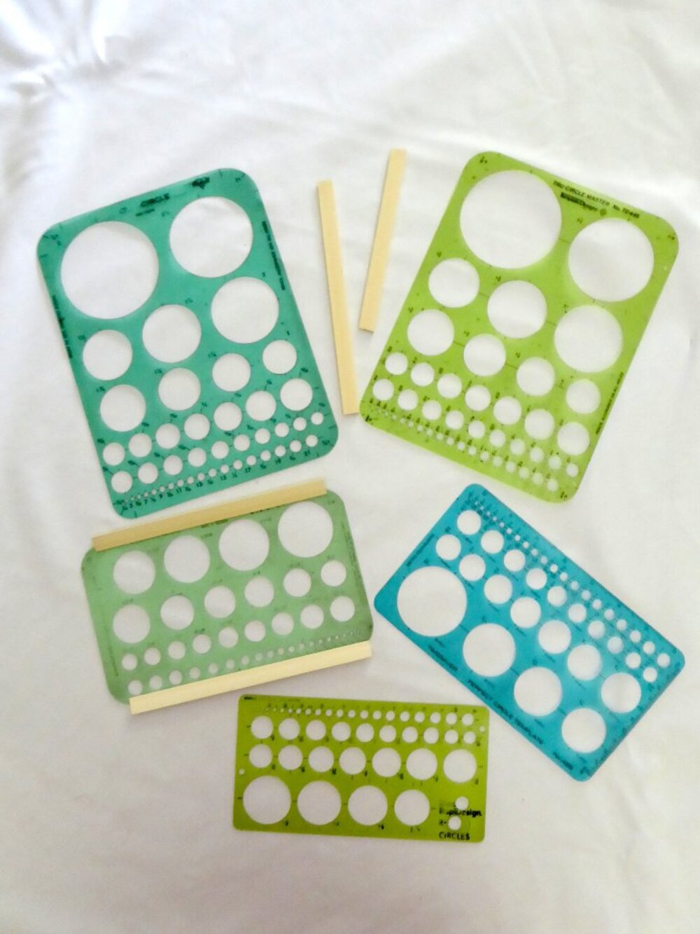VINTAGE PROFESSIONAL PLASTIC CIRCLE TEMPLATES ARTIST DRAFTING SET LOT OF 5